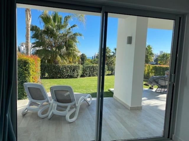 Palmsea Marbella-Estepona Buenas Noches Dış mekan fotoğraf